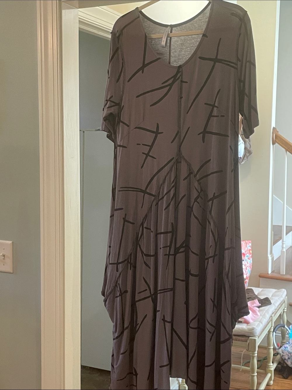 Mattie Mamane Women's Gray Abstract Print V-Neck Dress large